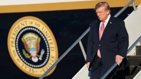 Trump cae a 31% de aprobación antes de elecciones intermedias