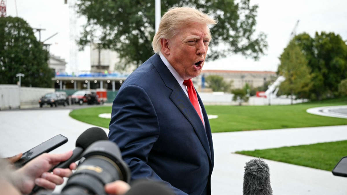 Trump arremete contra Zelenski: “es hora de que Ucrania tenga un nuevo presidente”
