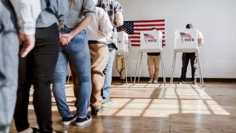 ICE en centros de votación: qué pueden hacer los agentes federales en EE. UU.