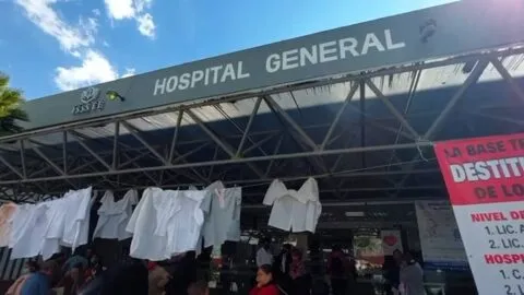 Trabajadores toman el área de quirófanos del Hospital General del ISSSTE en Zacatecas por falta de pagos 